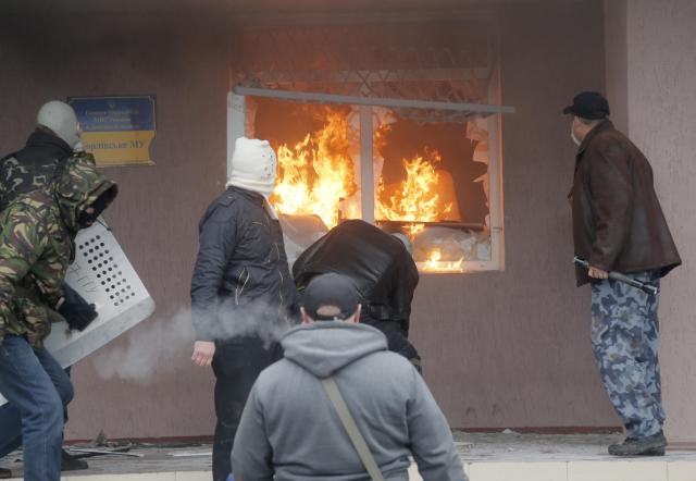 У граду Горловка, на истоку Украјине је данас дошло до сукоба између полицијских снага и проруских демонстраната, објавио је сајт "Раша тудеј".