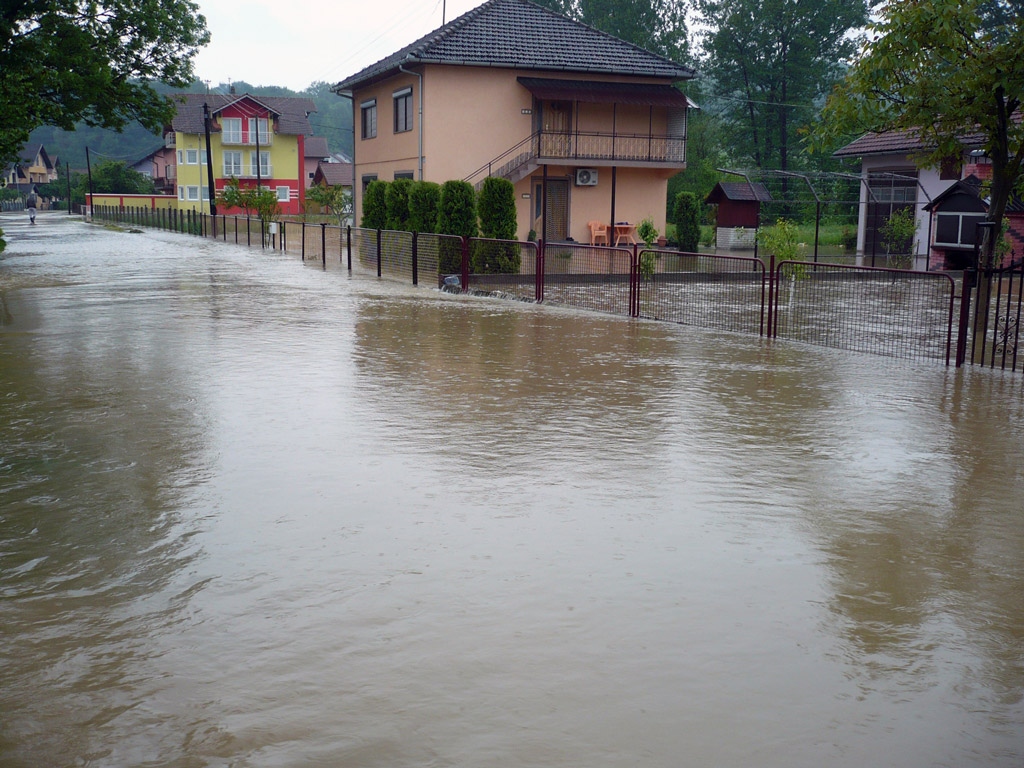 Ванредна ситуација у дијеловима општине Прњавор који су погођени поплавама..