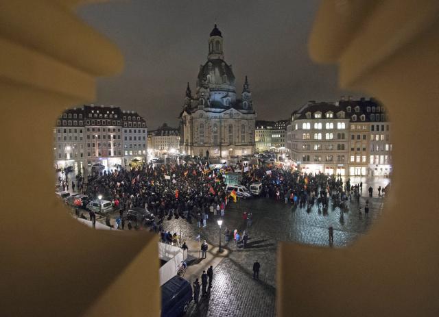 Патриотски Европљани у борби против исламизације Запада у њемачком граду Дрездену