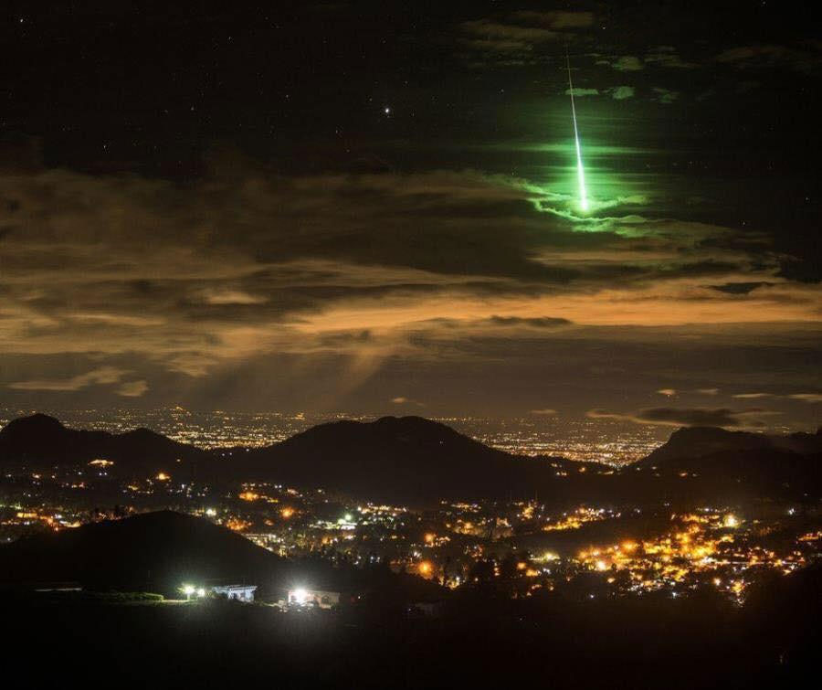 Коста Рика - Метеор  (Фото:reddit.com/r)