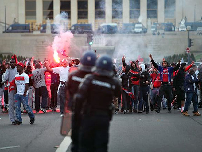 Хулигани покварили славље ПСЖ - Фото: AP