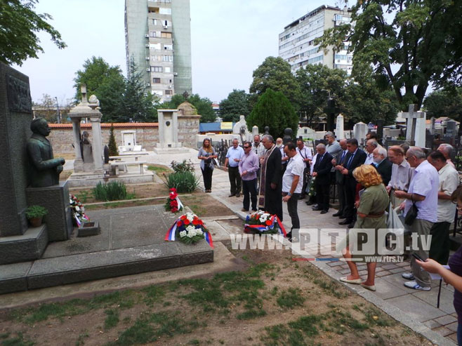 Полагање вијенаца на споменик Петру Кочићу - Фото: РТРС