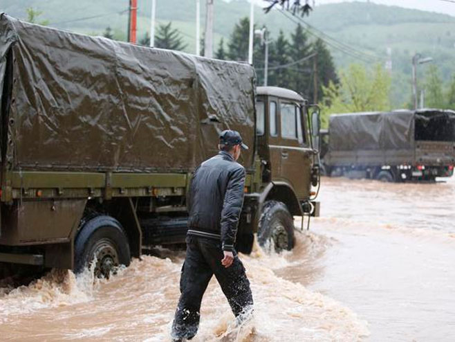 Поплаве у Сарајеву у насељу Рајловац - Фото: Beta/AP