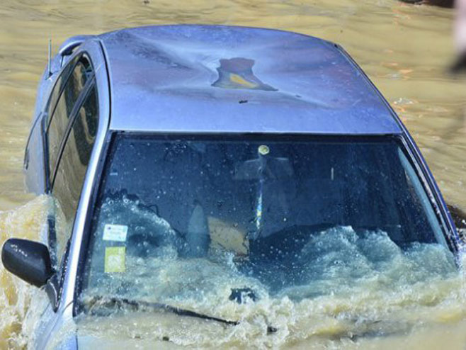 Како препознајете ауто који је био поплављен? - Фото: илустрација