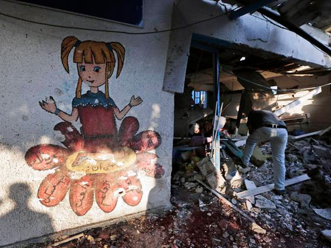 Газа: Гранате на школу УН,16 мртвих - Фото: Beta/AP