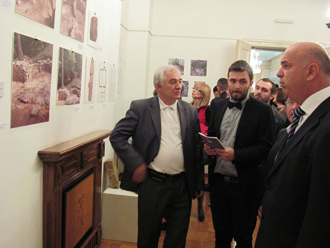 Мутабџија на отварању изложбе у Бањалуци - Фото: СРНА