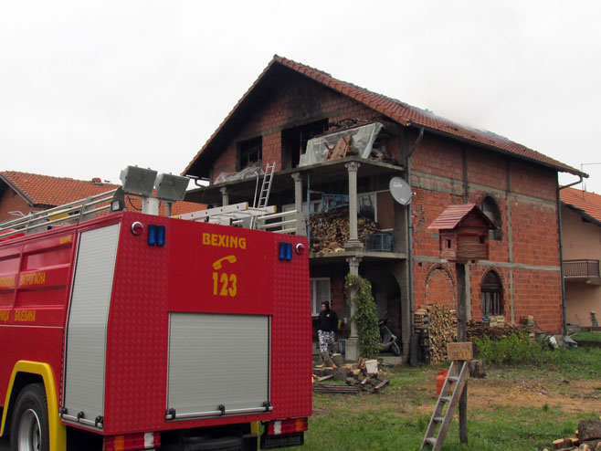Бијељина - пожар у породичној кући - Фото: СРНА