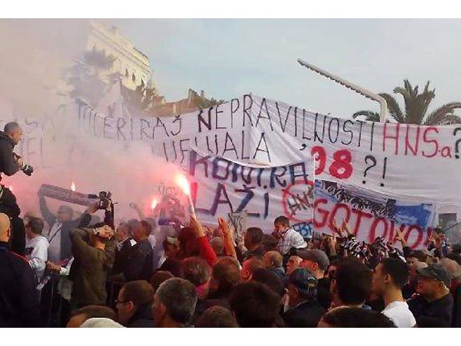 Демонстрације у Сплиту против ХНС-а - Фото: Facebook