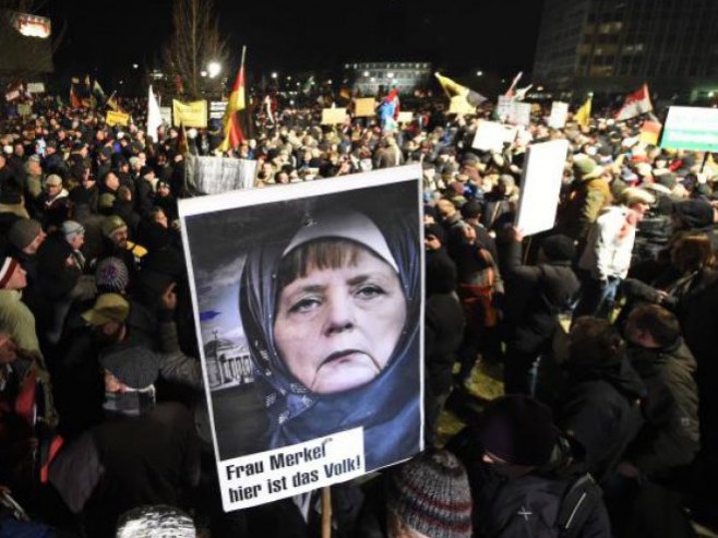Протест Пегиде у Њемачкој - Фото: AP
