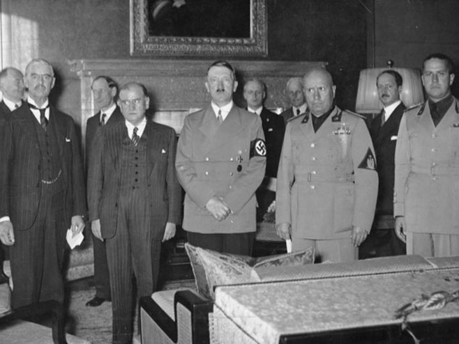 Нацисти      (Фото:Bundesarchiv, Bild 183-R69173 / CC-BY-SA) - Фото: илустрација