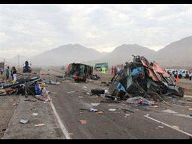 Перу: Саобраћајна несрећа - Фото: AP