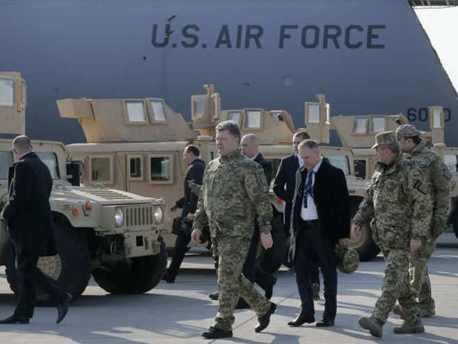 САД испоручиле прве "хамере" Украјини - Фото: AP