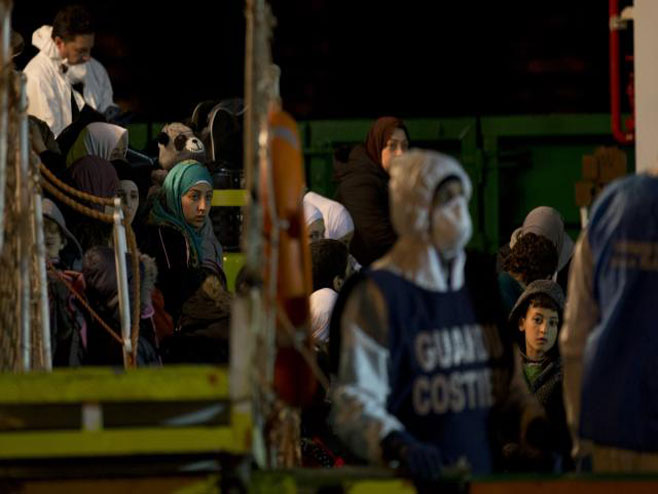 Бродолом у Средоземном мору - мигранти - Фото: AP