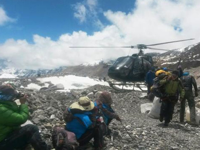 Послати хеликоптер за спасавање планинара - Фото: AP