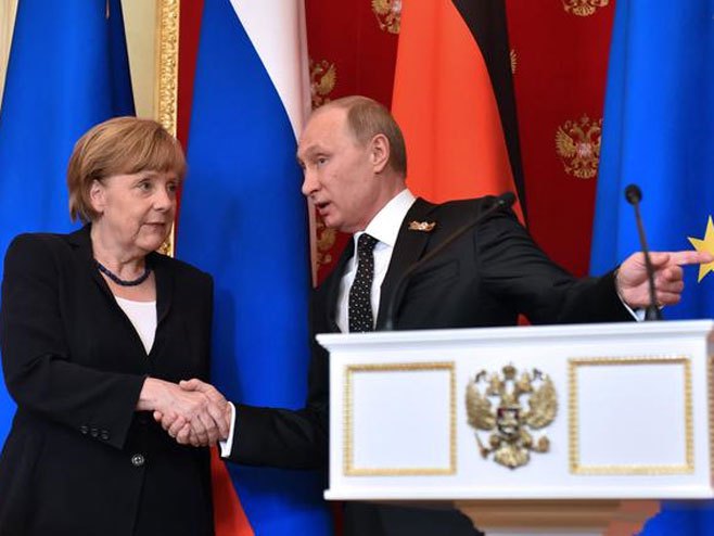 Angela Merkel, Vladimir Putin (arhiva) - Foto: Beta/AP