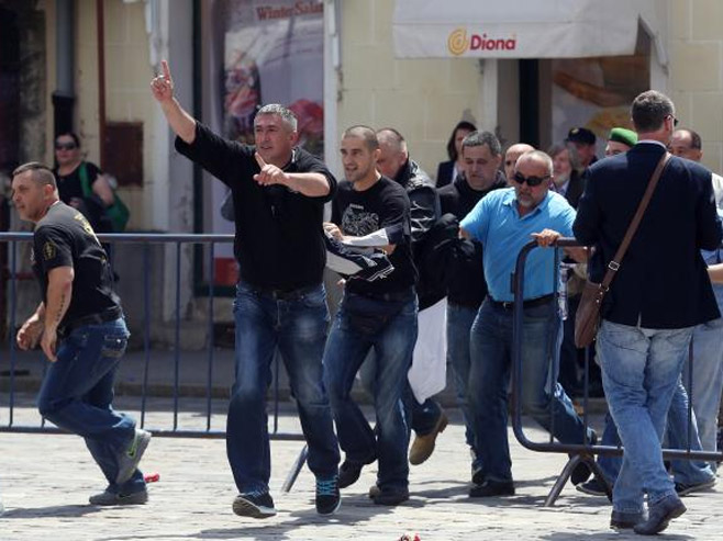Хрватски ратни ветерани у окршају с полицијом - Фото: ТАНЈУГ