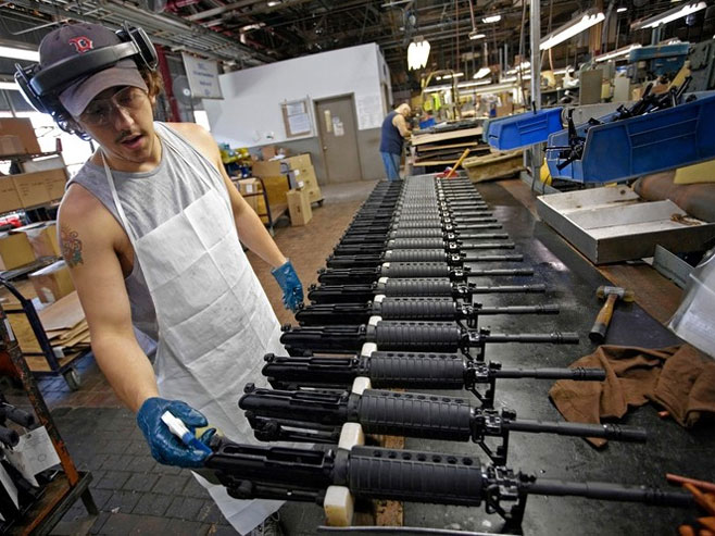 Производња оружја "Колт" (Фото: The Wall Street Journal) - 