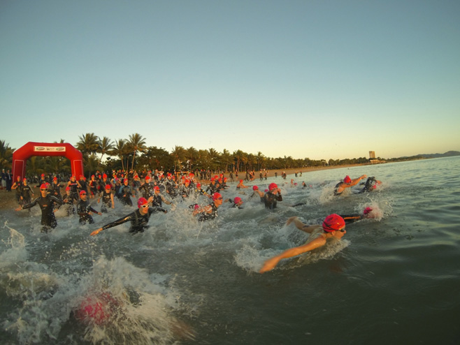 Пливачка трка између Квинсленда и Таунсвила (ФОТО: subaru.com.au) - 