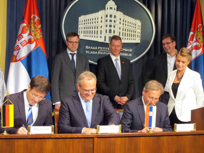 Потписивање Меморандума о разумијевању између Владе Србије и њемачке компаније "Continental" - Фото: СРНА