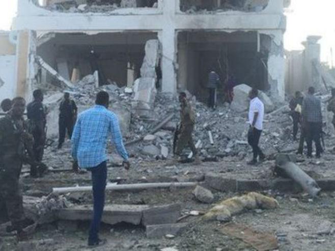 Бомбашки напад на хотел у Могадишу (photo: Twitter @BBCNews) - 