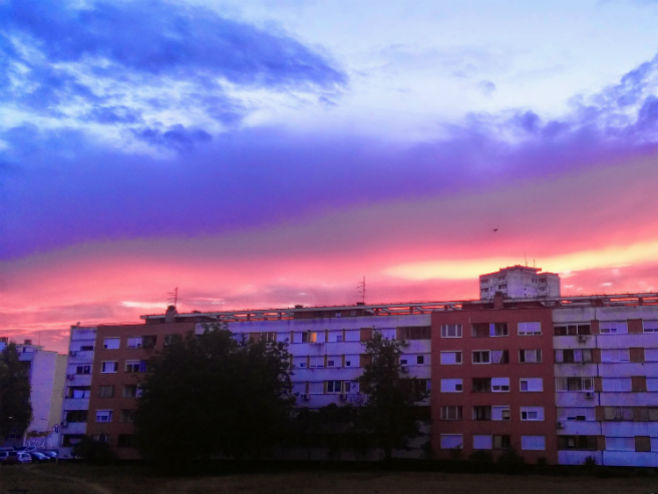 Излазак сунца у Бањалуци (фото: Дражен Спасојевић) - 