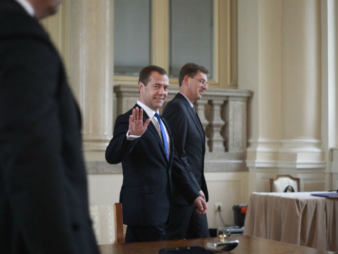 Дмитриј Медведев у Словенији (фото: Leon Vidic/Delo) - 