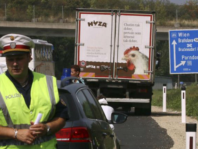 Аустрија: Камион са тијелима мртвих избјеглица - Фото: AP