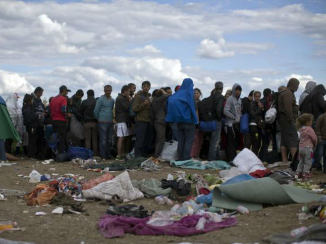 Избјеглице у Мађарској - Фото: AP