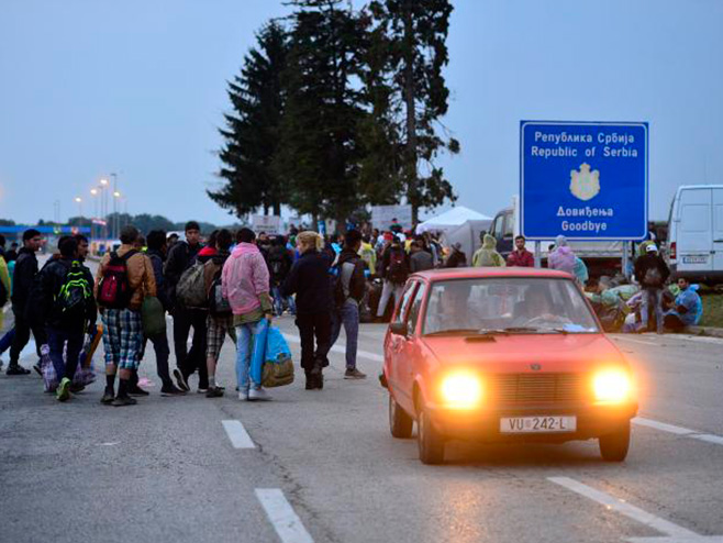 Избјеглице: гранични прелаз Шид-Товарник - Фото: ТАНЈУГ