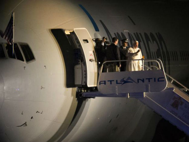 Папа Фрањо на повратку из САД-а - Фото: AP