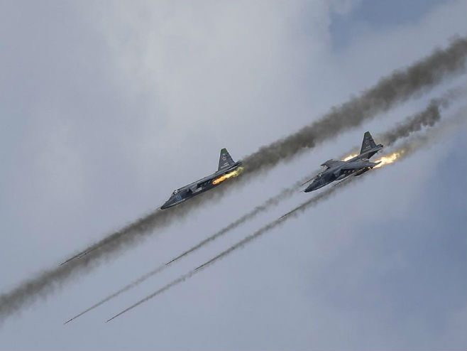 Руски борбени авиони (фото: Twitter @RT_com) - 