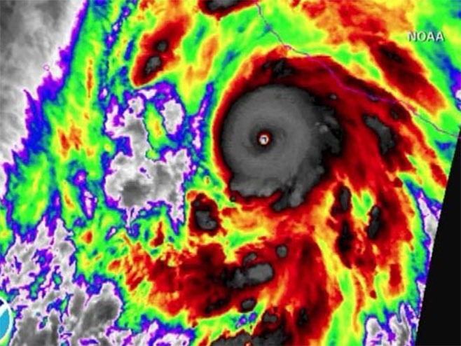 Ураган (Фото: NOAA/CNN) - 