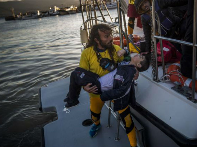 Спасавање избјеглица у Егејском мору - Фото: AP