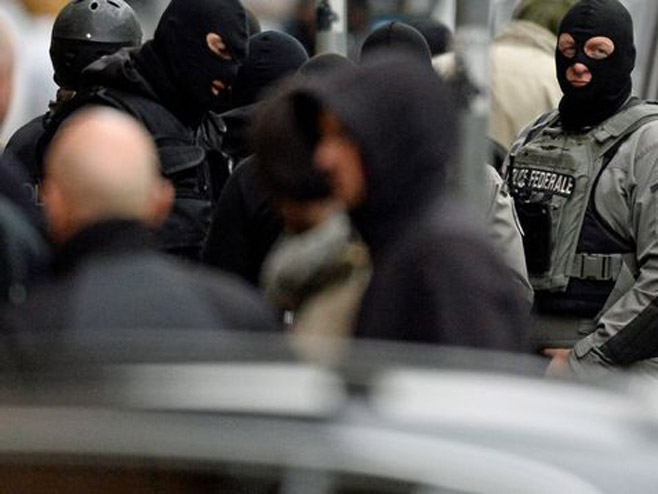 Хапшење у Паризу (Фото:static.lexpress.fr) - 