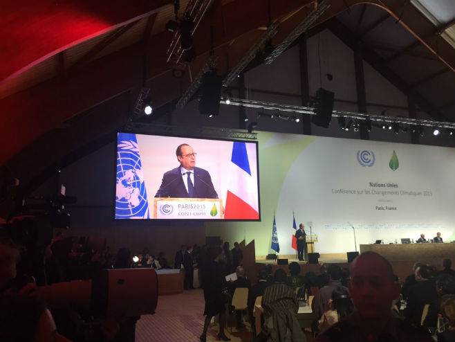 Оланд на самиту о клими (фото: Twitter @COP21en) - 