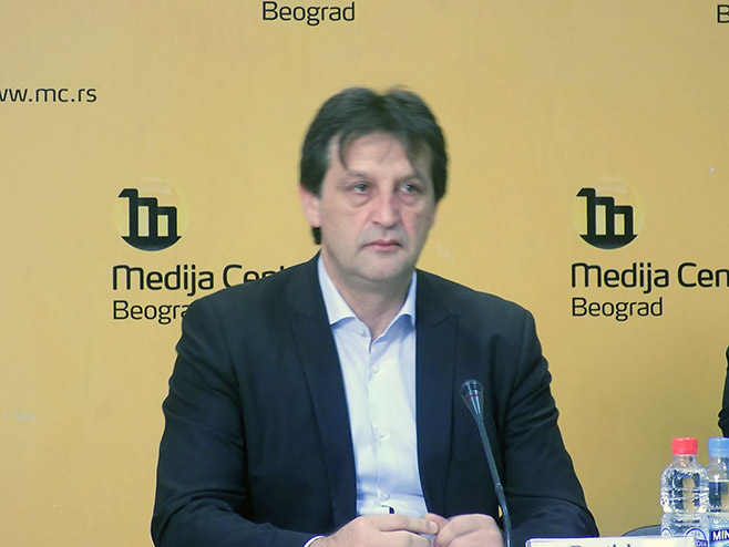 Братислав Гашић на прес конференцији - Фото: СРНА