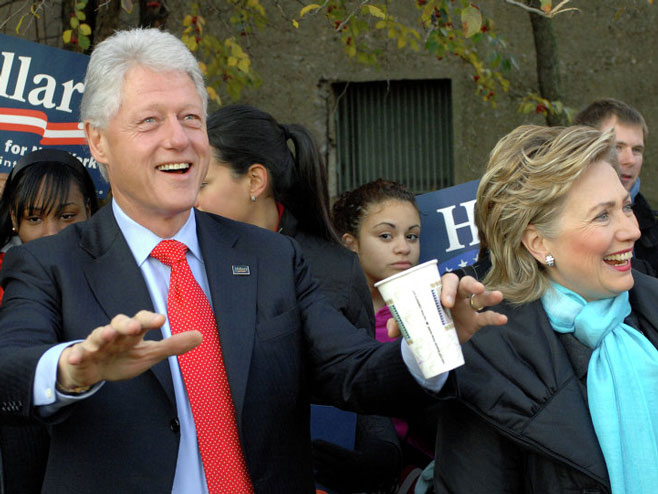 Bil i Hilari Klinton - Foto: AP