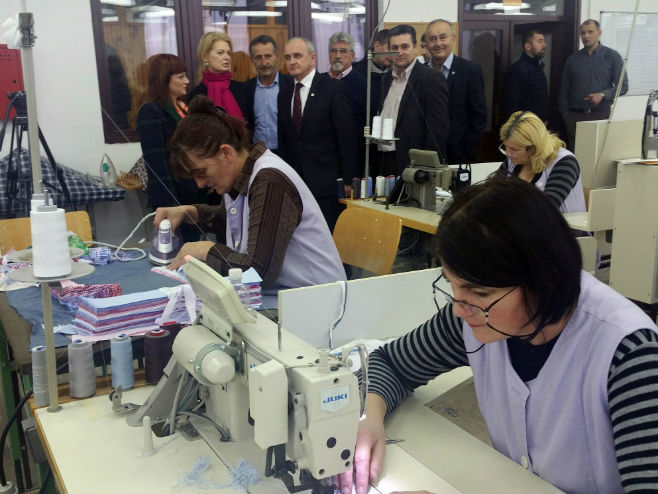 Đokić i Varezi u posjeti Tekstilnoj fabrici "Javor" - Foto: SRNA
