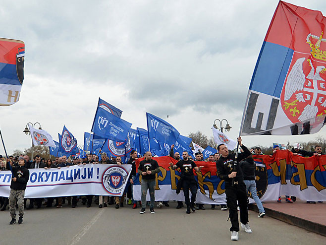 Протест против НАТО–а: „За слободну и суверену Србију!“ (фото: rs.sputniknews.com/) - 