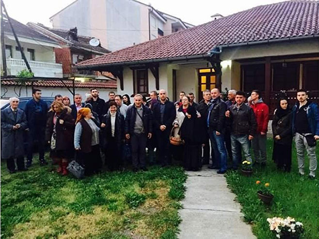 Расељени Срби посетили Ђаковицу(© Фото: Фејсбук) - 