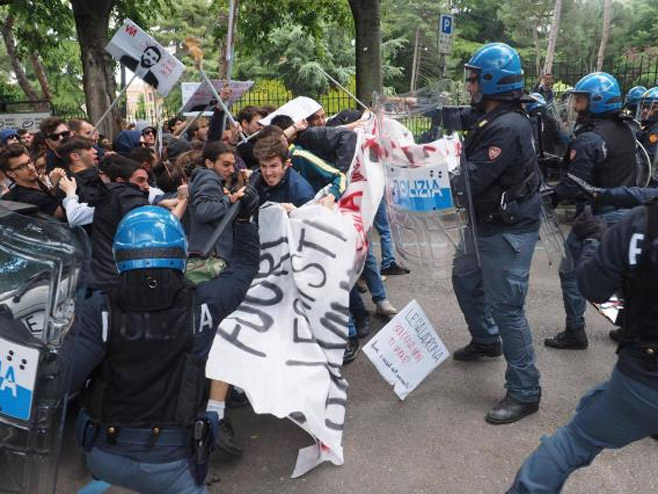 Протести у Италији (фото: www.rai.it) - 