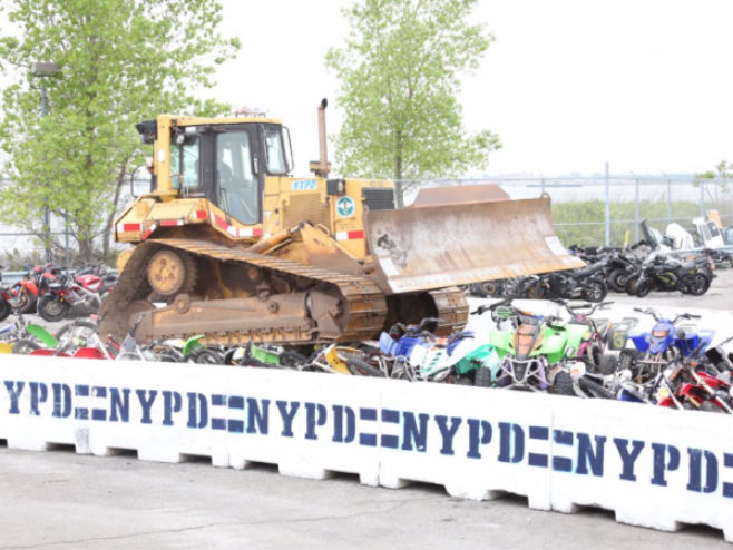 Њујорк: Уништавање мотоцикла (NYC Police Department photo) - 