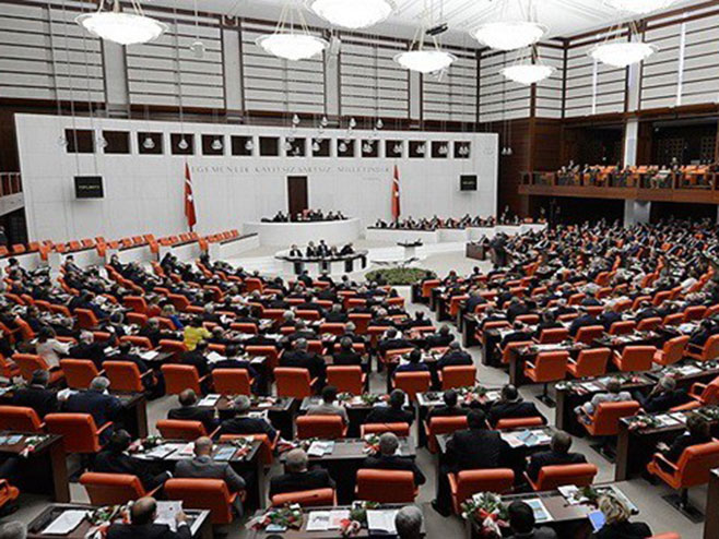 Турски парламент (фото:.cdm.me) - 