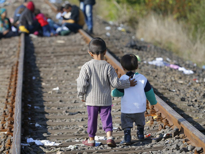 Мигранти дјеца (фото: www.slobodnarijec.me) - 