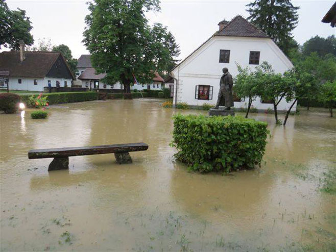 Невријеме у Кумровцу: Потопљена Титова кућа - Фото: Facebook