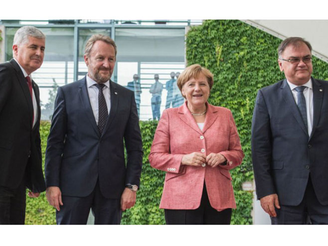 Ангела Меркел и чланови Предсједништва БиХ   (Фото:informativa.ba/) - 
