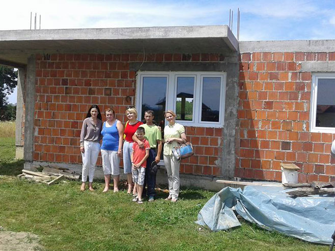 Актив жена Уједињена Српска уручио донацију породици Вујасин - Фото: Facebook