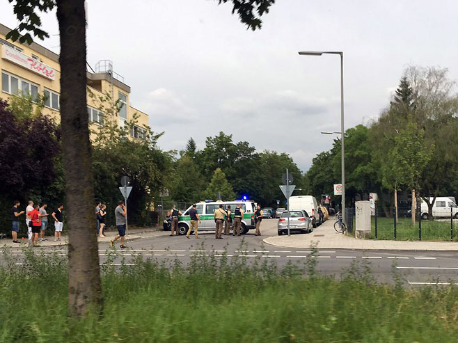 Минхен: Пуцњава у тржном центру (Фото: Twitter) - 