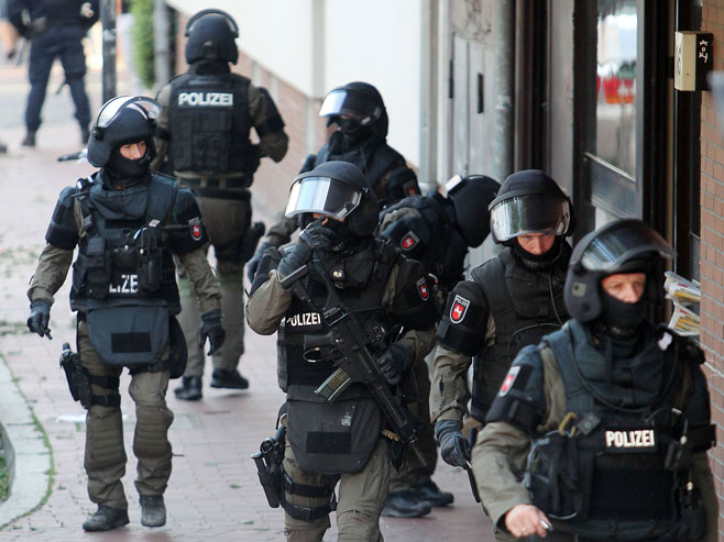 Њемачка полиција (Фото: epa/Ingo Wagner) - 