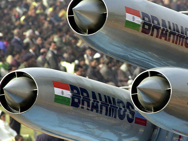 Индија распоређује ракете на граници са Кином(фото:© AP/ Ajit Kumar - 